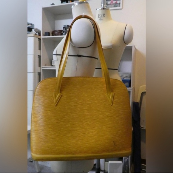 Louis Vuitton Yellow Large Epi Women's Hand Zip Around Tote Bag In EUC - Picture 2 of 10